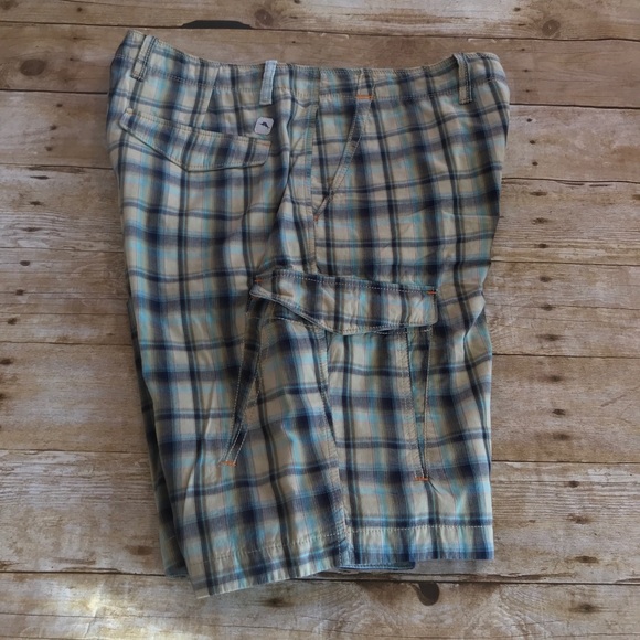 Men’s Plaid shorts by Tommy Bahama. Size 32 - Picture 4 of 6